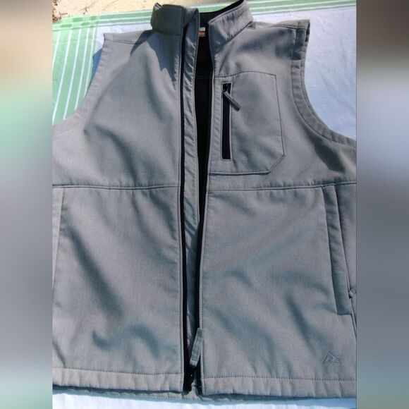 Men's Gray Ridgecut Toughwear Vest - Picture 1 of 10